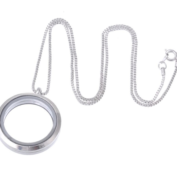 Memory Locket Necklace - Picture 4 of 4